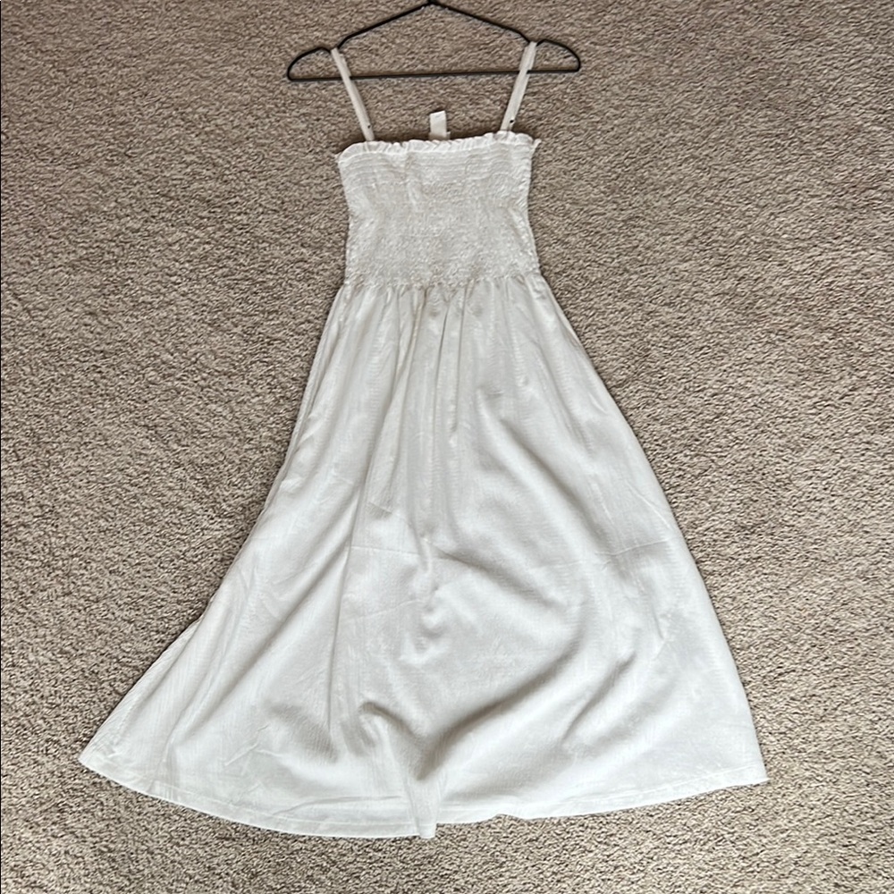 Elegant White Maxi Dress